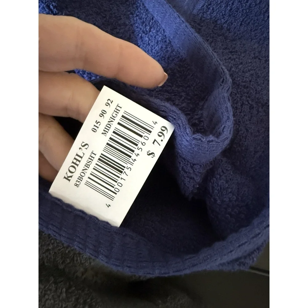 Brand New Two Hand Towels, Two Washcloths ‎ Msrp $28 3878